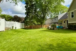 206 Ashland Ct, Vernon Hills, IL 60061 - Photo 17