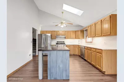 27W015 Manchester Road, Winfield, IL 60190 - Photo 7