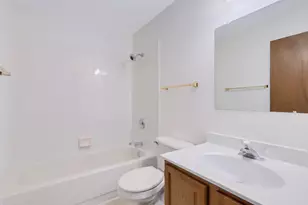 27W015 Manchester Rd, Winfield, IL 60190 - Photo 17