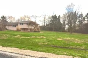 2279 E 500N Rd, Paxton, IL 60957 - Photo 3