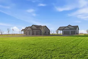 2401 N 4350th Rd, Sheridan, IL 60551 - Photo 7