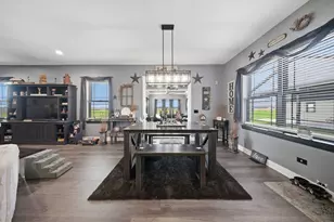 2401 N 4350th Rd, Sheridan, IL 60551 - Photo 17