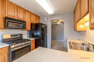 1107 Woodbury Ln, Wheeling, IL 60090 - Photo 17