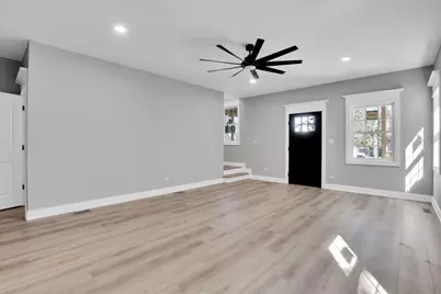 1527 Elgin Avenue, Forest Park, IL 60130 - Photo 3