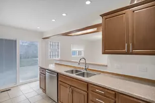 705 Cumberland St, Hoffman Estates, IL 60169 - Photo 15