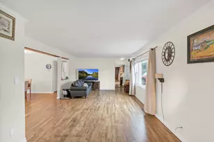 705 Cumberland St, Hoffman Estates, IL 60169 - Photo 9