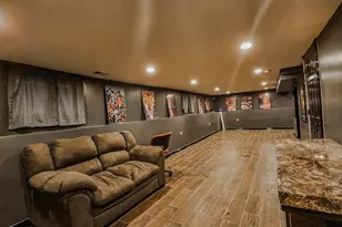 907 N Leamington Ave, Chicago, IL 60651 - Photo 17