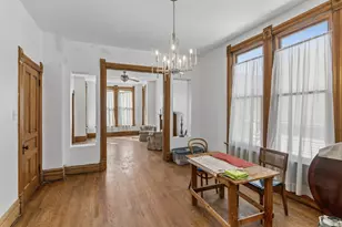 1042 W Barry Ave, Chicago, IL 60657 - Photo 5