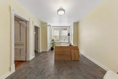 1042 W Barry Avenue, Chicago, IL 60657 - Photo 17