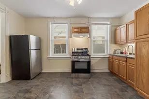1042 W Barry Ave, Chicago, IL 60657 - Photo 17