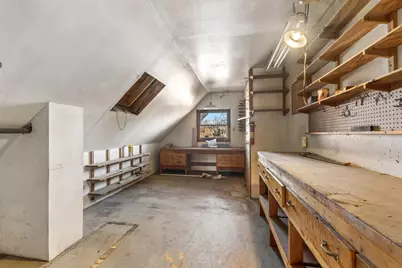 1042 W Barry Avenue, Chicago, IL 60657 - Photo 11