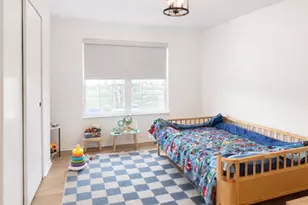 87 S Savannah Pkwy, Round Lake, IL 60073 - Photo 13