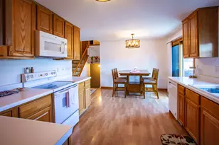 1500 Bates Ln, Schaumburg, IL 60193 - Photo 11