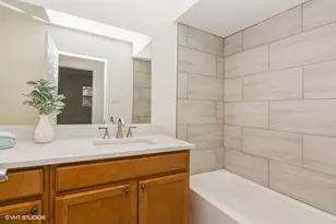 1142 E 159th Pl, South Holland, IL 60473 - Photo 5