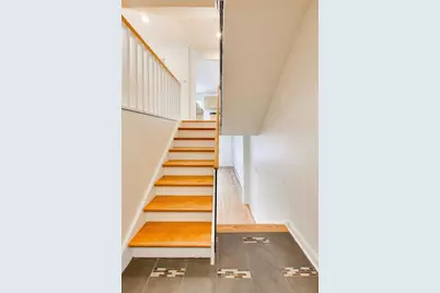 1470 E 56th Street, Chicago, IL 60637 - Photo 3