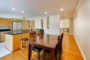 1470 E 56th St, Chicago, IL 60637 - Photo 9