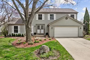 690 Honeysuckle Dr, Naperville, IL 60540 - Photo 1