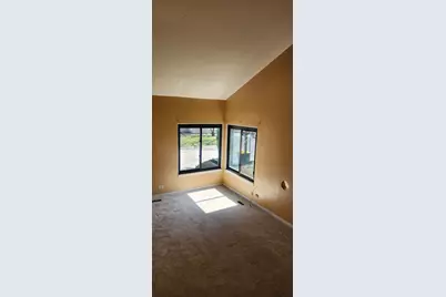 548 Alton Court, Carol Stream, IL 60188 - Photo 3