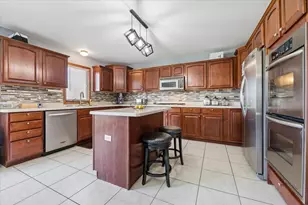 22124 Meadow Lake Pl, Richton Park, IL 60471 - Photo 7