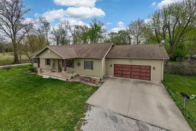 1358 Pershing Road, West Frankfort, IL 62896 - Photo 3