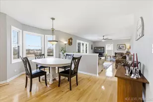 2984 Marshfield Ct, Elgin, IL 60124 - Photo 9