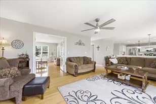 2984 Marshfield Ct, Elgin, IL 60124 - Photo 7