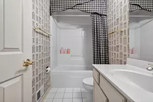 2072 Inverness Dr, Vernon Hills, IL 60061 - Photo 17