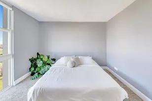 1043 S York Rd, Bensenville, IL 60106 - Photo 15