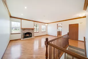 2370 Carillon Dr, Grayslake, IL 60030 - Photo 5