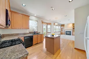 2370 Carillon Dr, Grayslake, IL 60030 - Photo 13