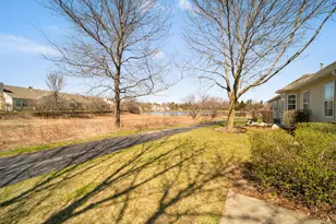 2370 Carillon Dr, Grayslake, IL 60030 - Photo 27