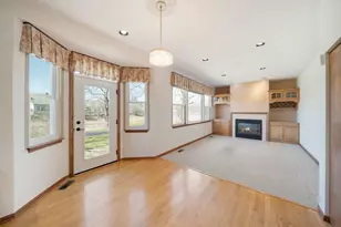 2370 Carillon Dr, Grayslake, IL 60030 - Photo 15