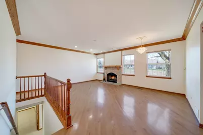 2370 Carillon Drive, Grayslake, IL 60030 - Photo 3