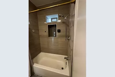 7031 N Sheridan Road #2E, Chicago, IL 60626 - Photo 7