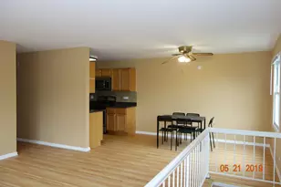 300 Meadow Ct, Vernon Hills, IL 60061 - Photo 7