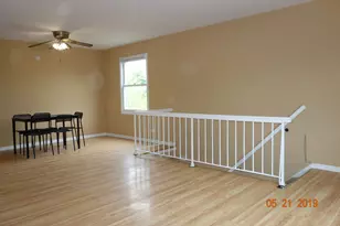 300 Meadow Ct, Vernon Hills, IL 60061 - Photo 3