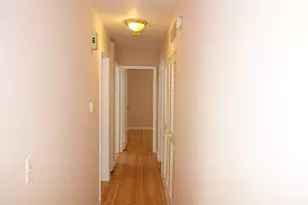 300 Meadow Ct, Vernon Hills, IL 60061 - Photo 17