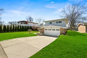 215 Hibbard Rd, Wilmette, IL 60091 - Photo 3