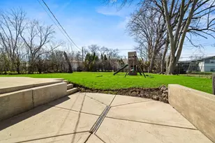 215 Hibbard Rd, Wilmette, IL 60091 - Photo 29
