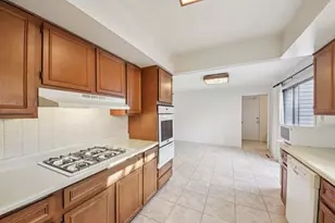 817 Belair Dr, Darien, IL 60561 - Photo 9