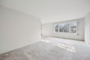 817 Belair Dr, Darien, IL 60561 - Photo 3