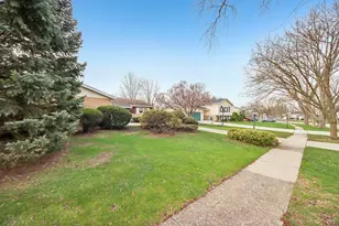 817 Belair Dr, Darien, IL 60561 - Photo 31