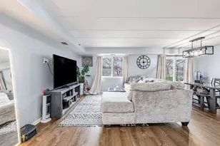 9527 S 54th Ave, Oak Lawn, IL 60453 - Photo 5