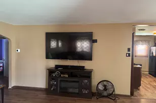 2421 187th Pl, Lansing, IL 60438 - Photo 3