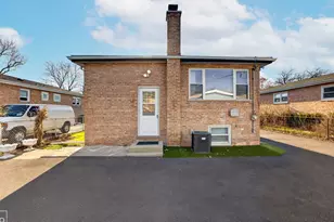 10643 S 83rd Ave, Palos Hills, IL 60465 - Photo 19