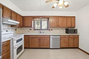 11042 S Theresa Circle, Palos Hills, IL 60465 - Photo 5