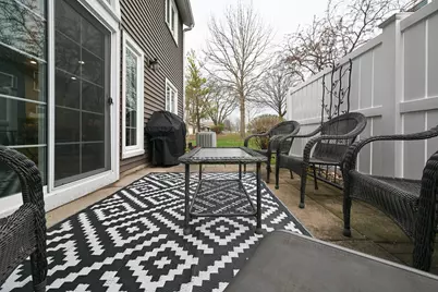 136 S Lawford Court, Bloomingdale, IL 60108 - Photo 5