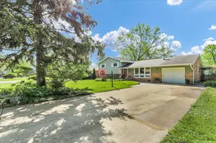 611 Ventura Rd, Champaign, IL 61820 - Photo 3