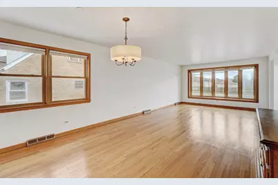 8506 N Greenwood Avenue, Niles, IL 60714 - Photo 5