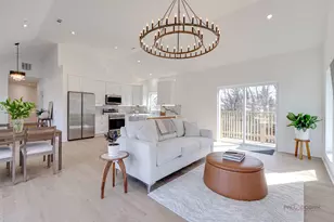 19 Marina Dr, Des Plaines, IL 60016 - Photo 17
